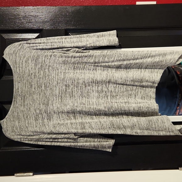 Wild Spirit graphic t-shirt 3/4 sleeve 2X lightweight Grey Worn Once - Picture 2 of 4